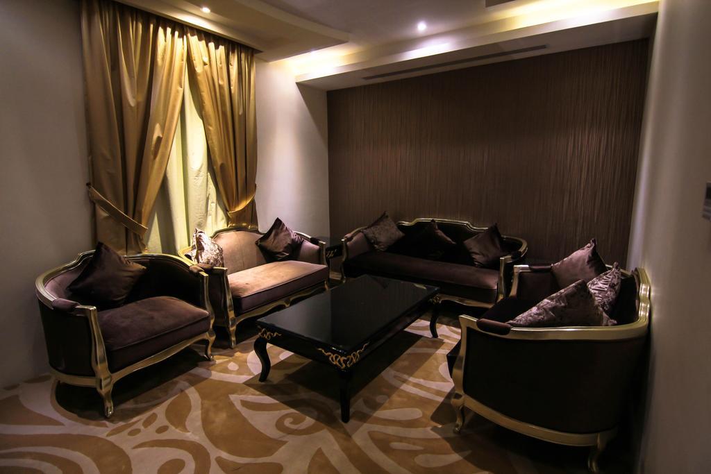 Rest Night Serviced Apartments- Alhamra Ер-Ріяд Номер фото A living room in a hotel
