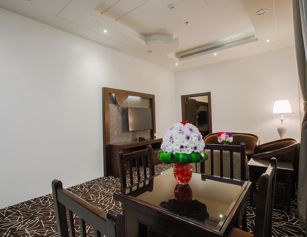 Rest Night Serviced Apartments- Alhamra Ер-Ріяд Екстер'єр фото A suite at the hotel