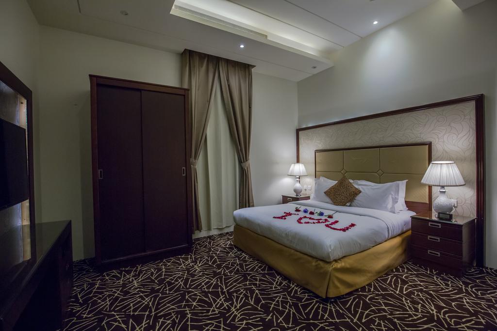 Rest Night Serviced Apartments- Alhamra Ер-Ріяд Екстер'єр фото A bedroom at the hotel