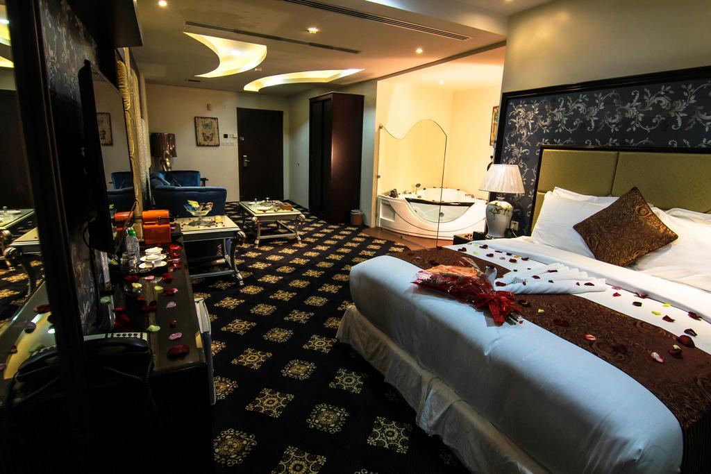 Rest Night Serviced Apartments- Alhamra Ер-Ріяд Екстер'єр фото A suite at the hotel