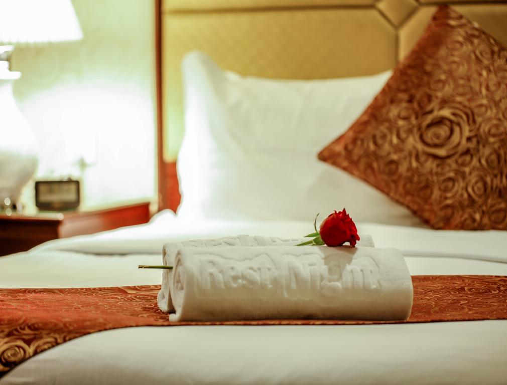 Rest Night Serviced Apartments- Alhamra Ер-Ріяд Екстер'єр фото A rolled towel on a bed