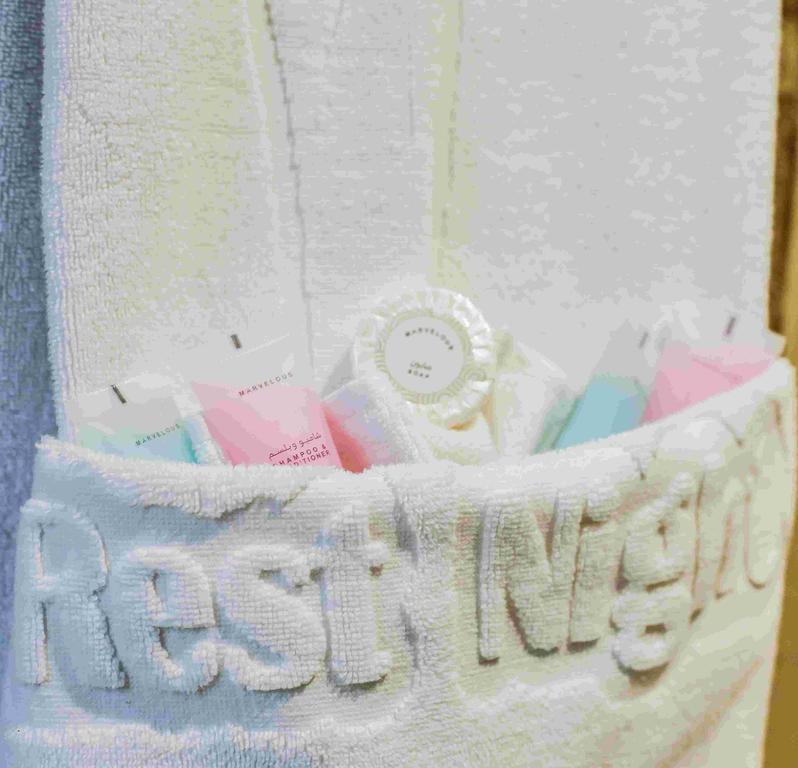 Rest Night Serviced Apartments- Alhamra Ер-Ріяд Екстер'єр фото A basket of toiletries